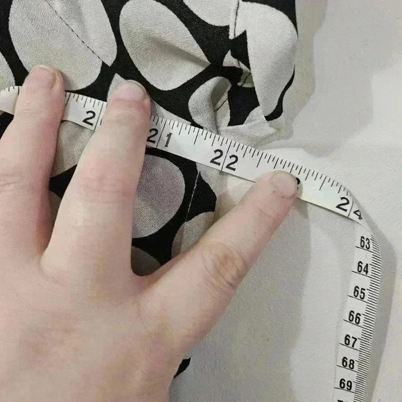 Worthington short sleeve dots blouse! - Picture 5 of 6